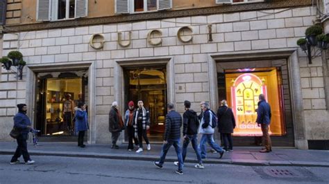 gucci sciopero dipendenti|Gucci’s Staff Goes on Strike in Protest of Milan Relocation Plans.